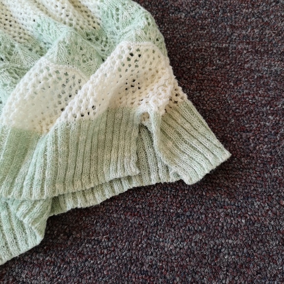 🔴 2/$20 Crochet Shirt - Picture 4 of 12